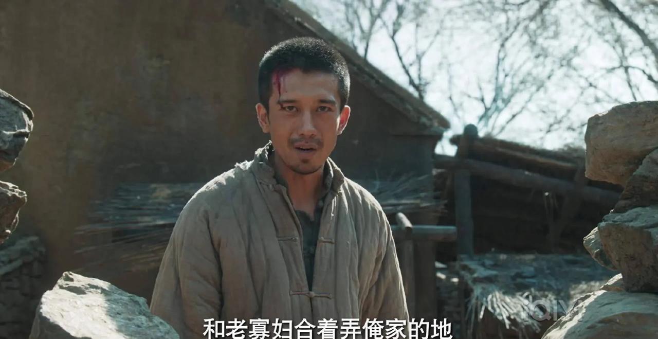 谁的人生能不碰见几个“铁头”！没想到，《生万物》里，我们最熟悉的人居然是封铁头