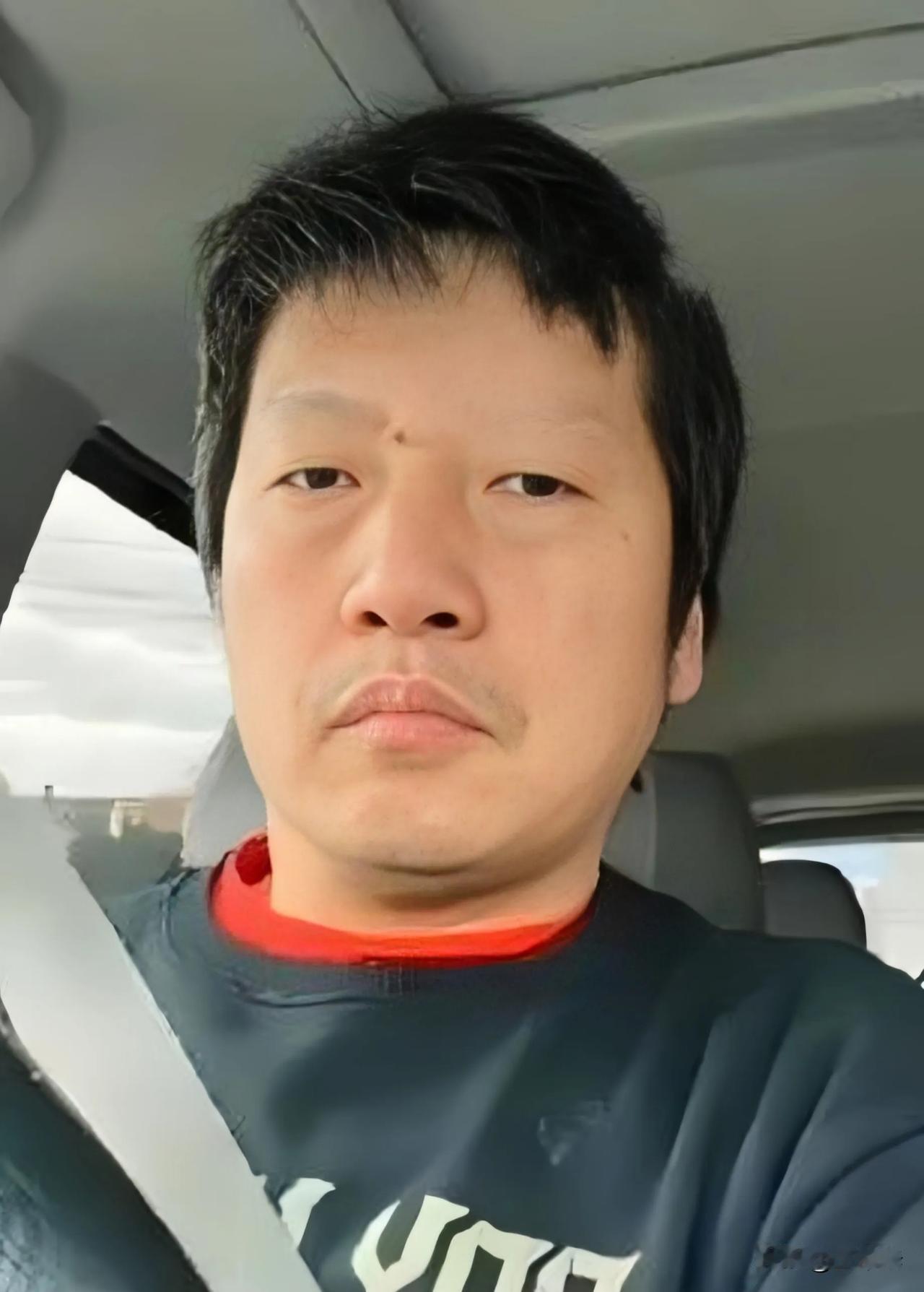 著名润人徐思源教授，挨揍后的境界怕是无人能及！徐教授发文说，日前美国大街上很