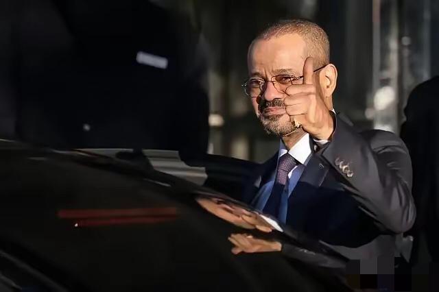 阿曼外长被耍两次，终于火了！怒批美国已失去外交政策控制权！阿曼外交大臣巴德尔，3