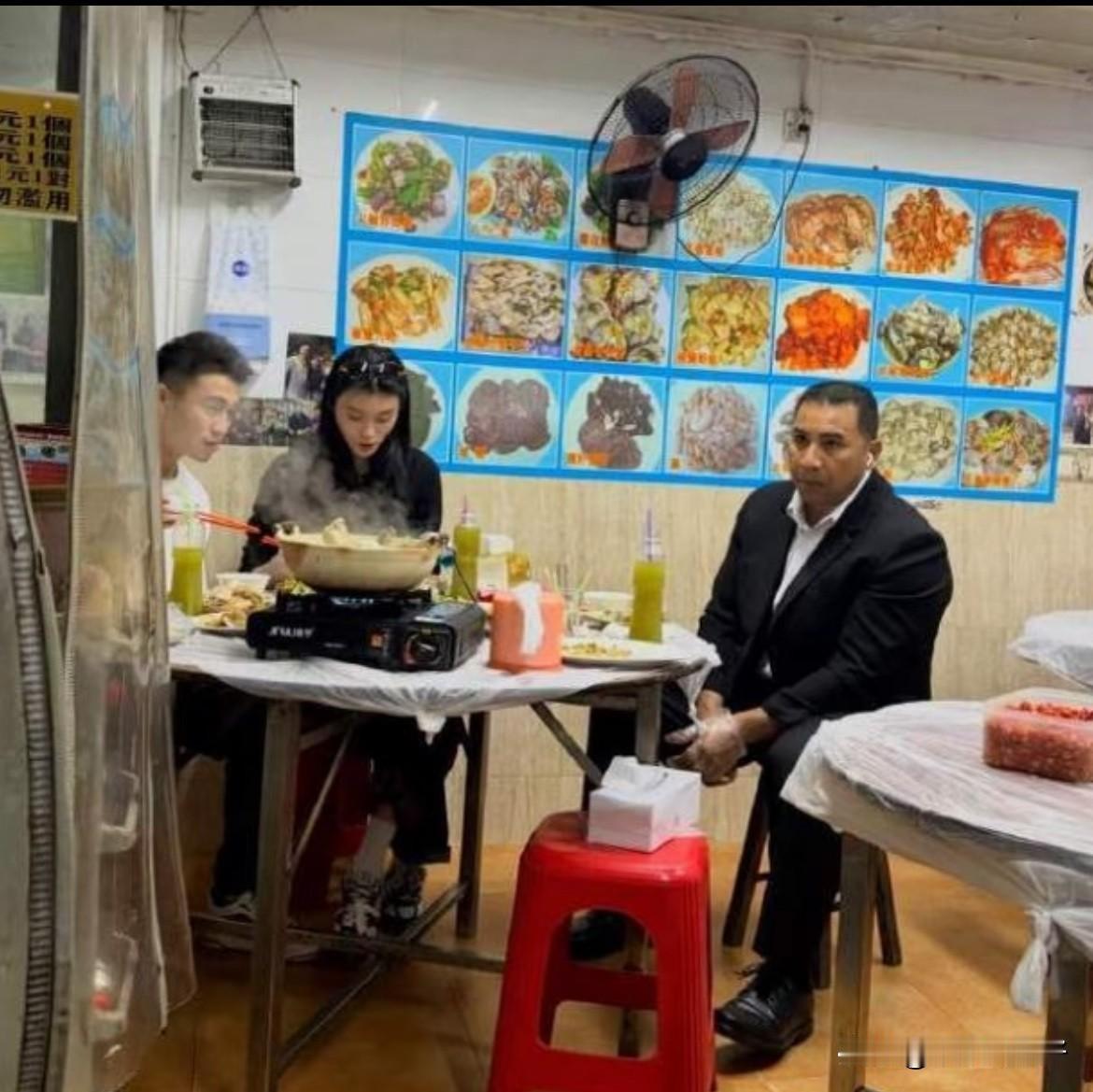 “一嫁豪门深似海”具像化了。奚梦瑶嫁给赌王儿子何猷君之后，想独自干点啥估计都难