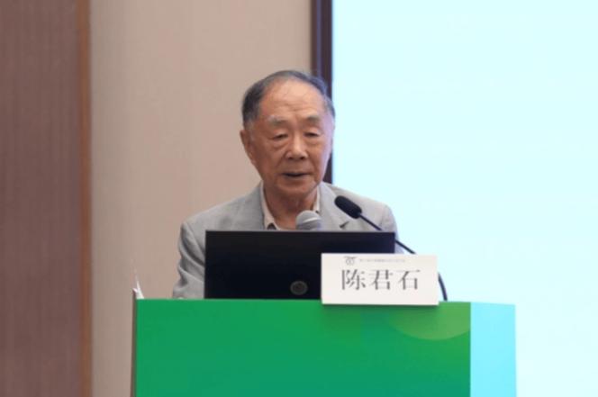 前不久,中国工程院院士陈君石表示:“中国是目前世界上极少数几个没有批准将再生塑料