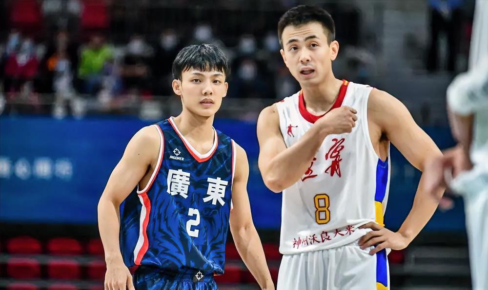 广东徐杰和辽宁赵继伟谁更厉害?咱实事求是的说：赵继伟的能力要高于徐杰！姚明就曾