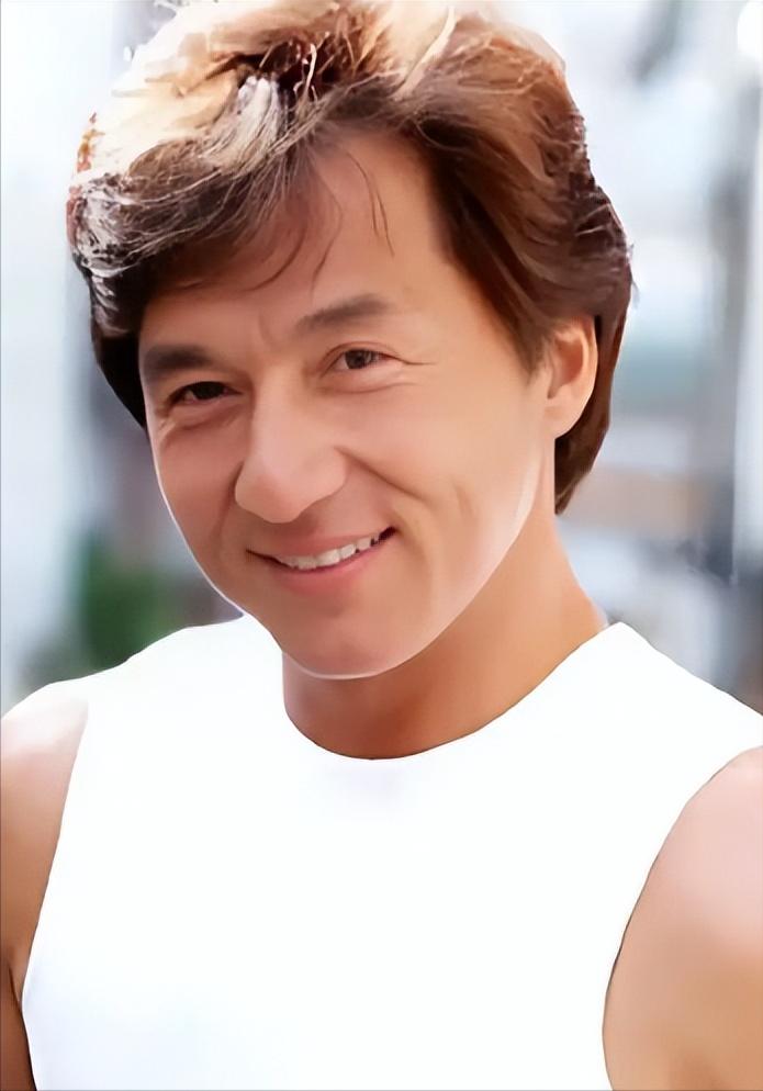 儿子不争气、女儿不正常，成龙终为自己的