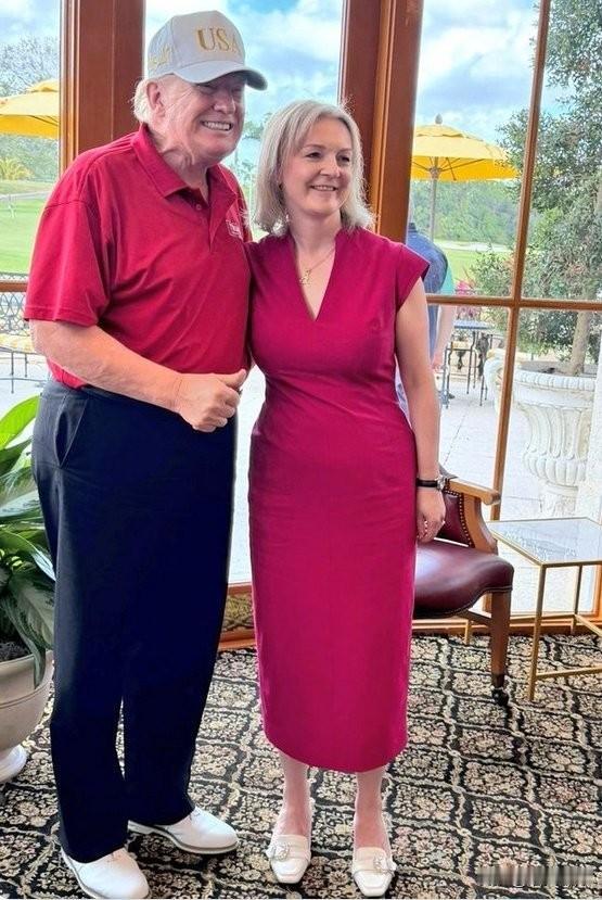 特朗普15号在棕榈滩会见了英国前首相丽兹·特拉斯：​