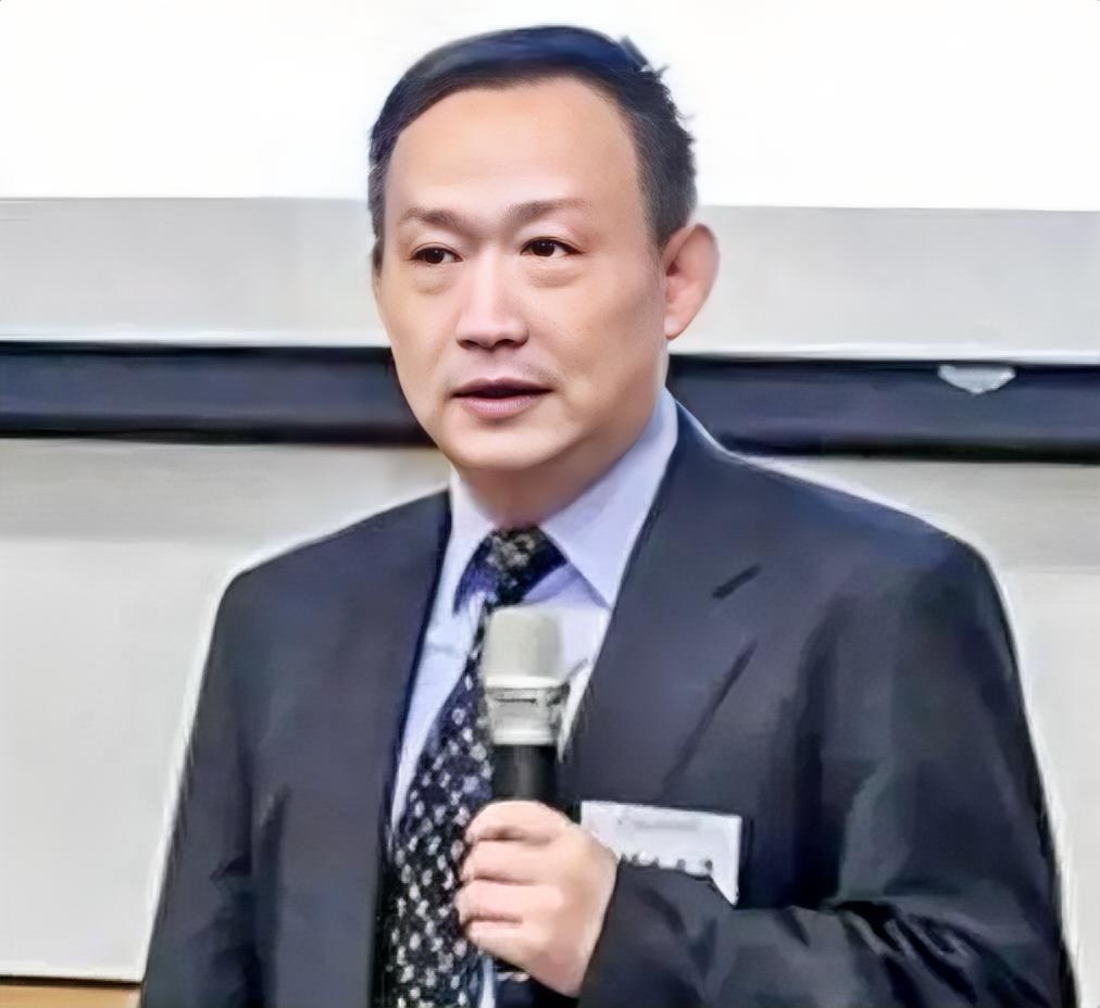 卢麒元发文，通胀格局生变，这算不算反向广场协议？卢麒元10月3日发文，字里