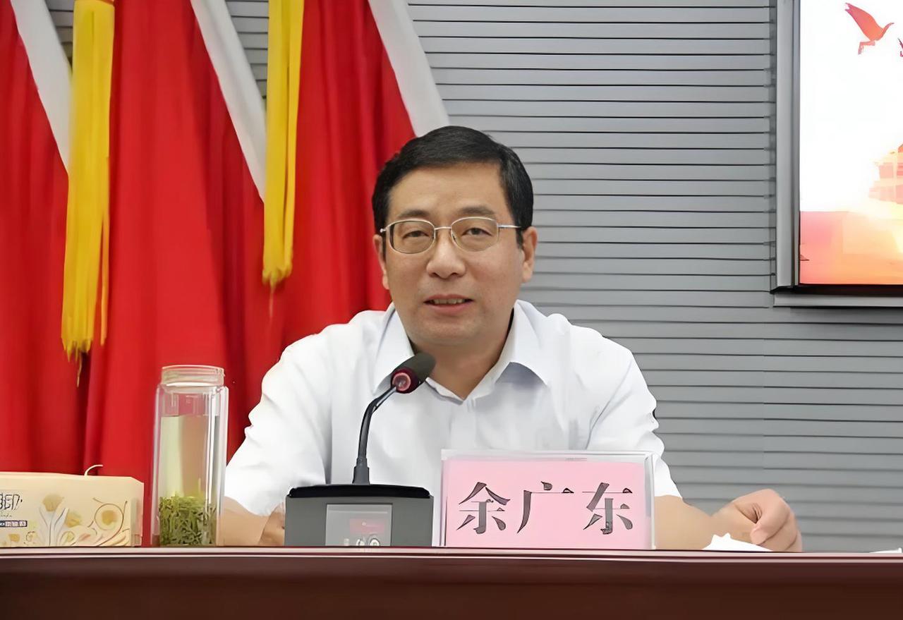 我朋友住在河南南阳市社旗县的乡镇，听他说南阳市的余主任曾经到他们村里结对帮扶困难