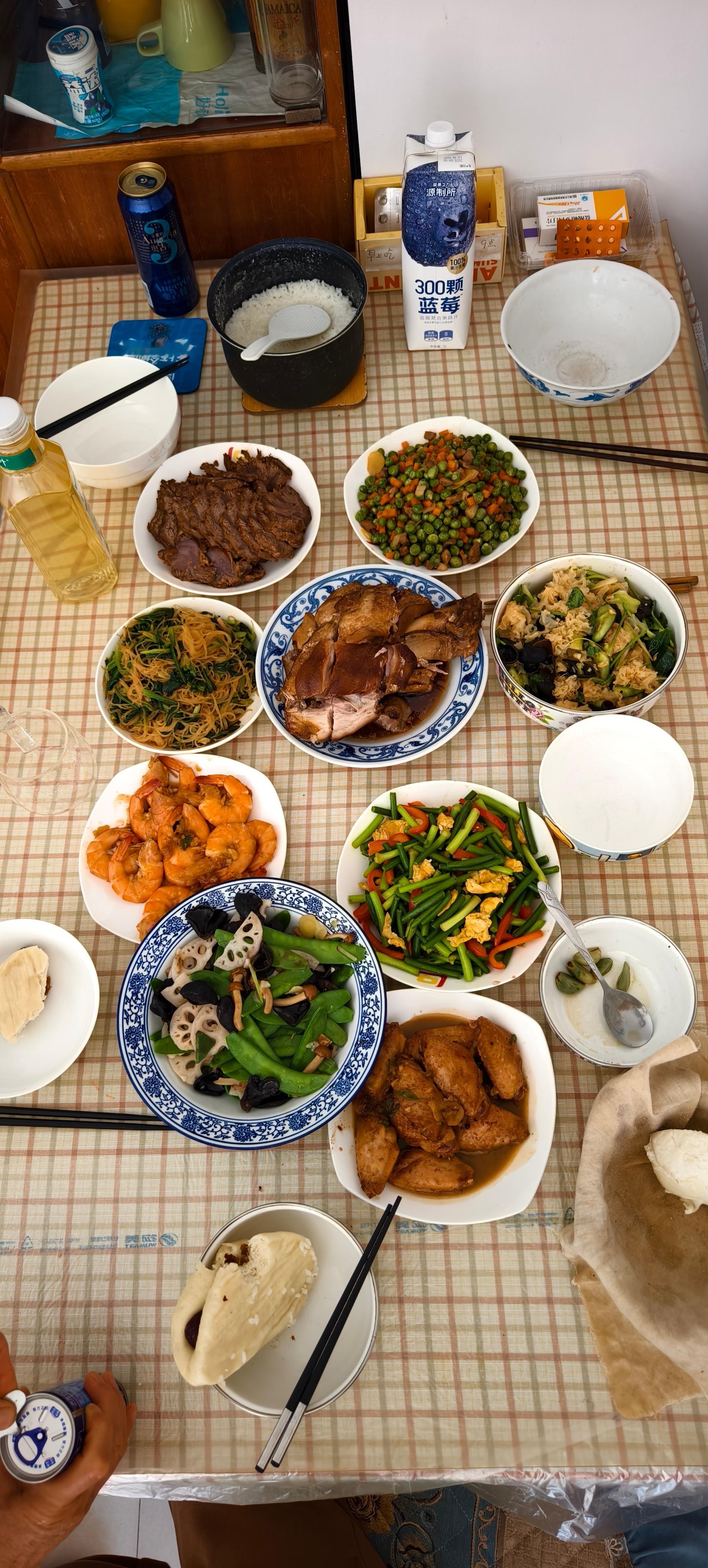 带媳妇回娘家，继续吃吃吃