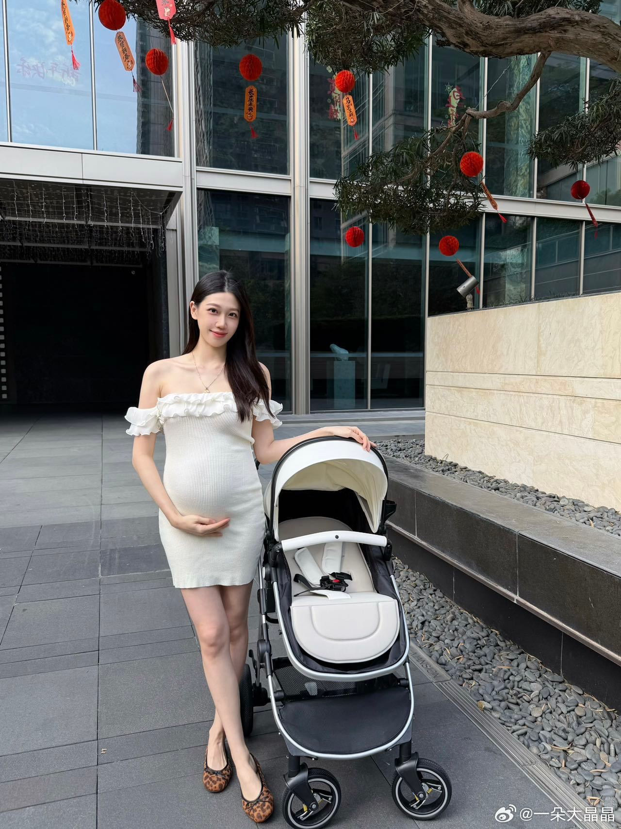27w｜给宝宝准备好第一辆婴儿车啦准备进入孕晚期已经把宝宝的大件都陆续安排起来