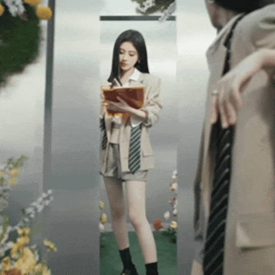 时尚的尽头穿得像自己内娱穿搭教科书果然名不虚传！鞠婧祎每套穿搭风格看起来舒服