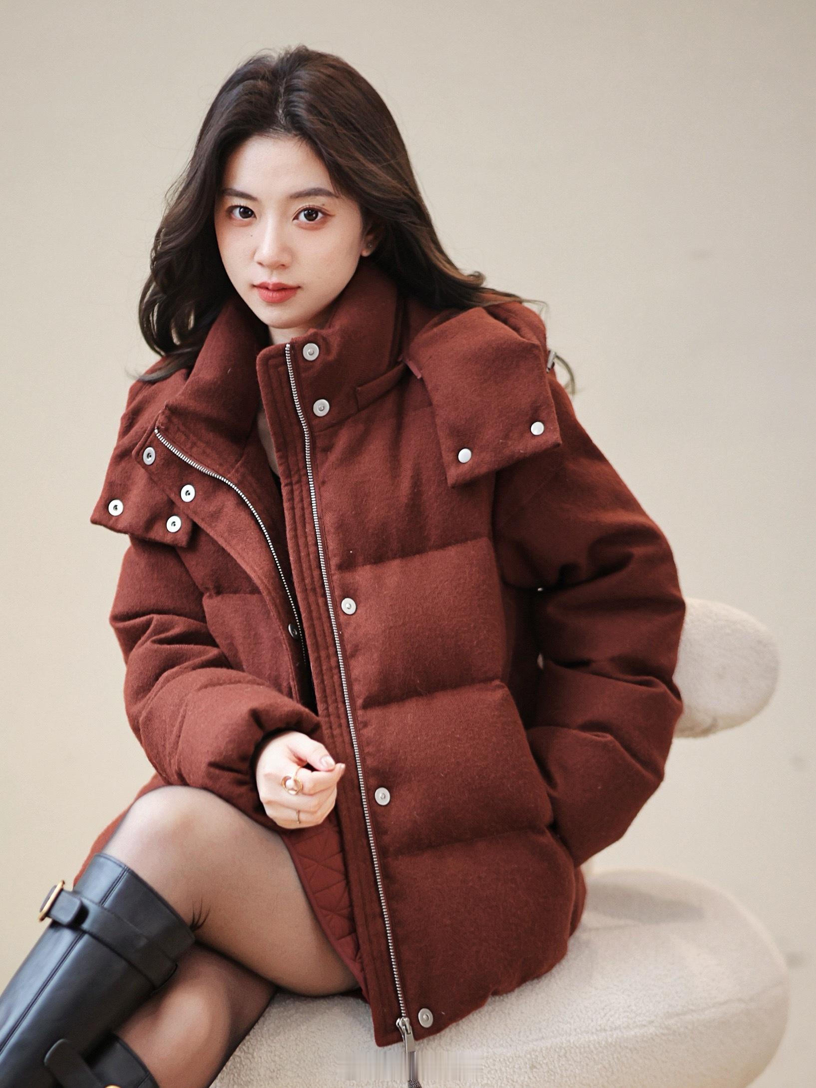 论新年氛围还得来点红色吧🧧！柳桥90白鹅绒+100羊毛外层再加暖蓬蓬的面包