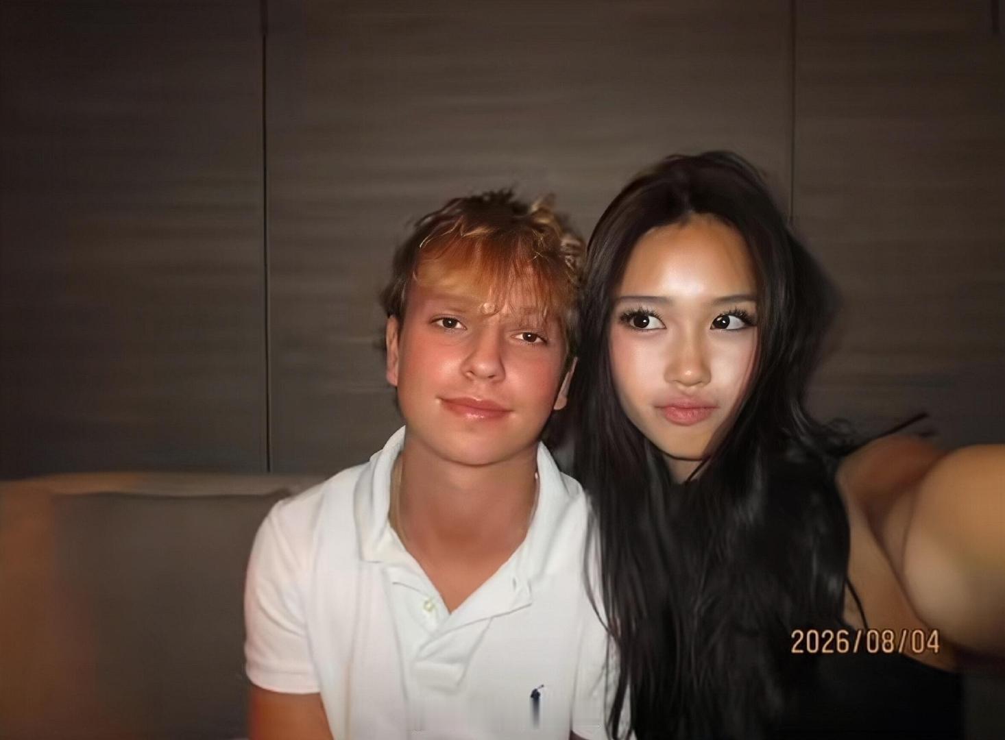 #钟丽缇女儿晒与男性朋友合照#好多人看到合照都误会啦，其实就是关系很好的朋友一起吃饭而已。#钟丽缇女