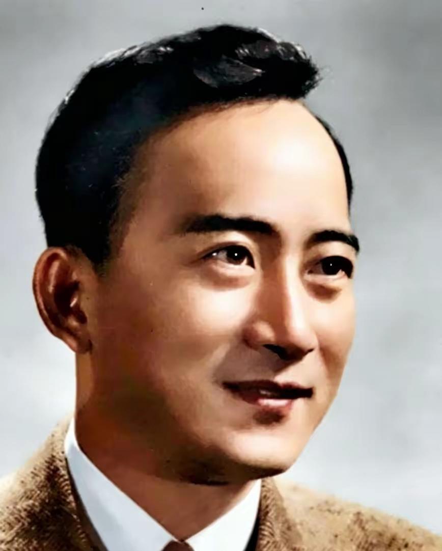 60年代到90年代，演艺圈涌现超多魅力男演员。像赵丹，王心刚，孙道临，庞学勤，冯
