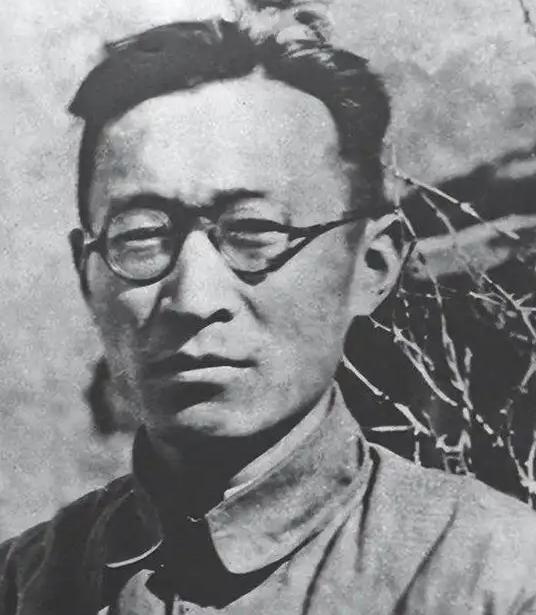 遵义会议期间，王稼祥找到毛主席主：“要不你出来领导大家干得了！”毛主席却说：“干