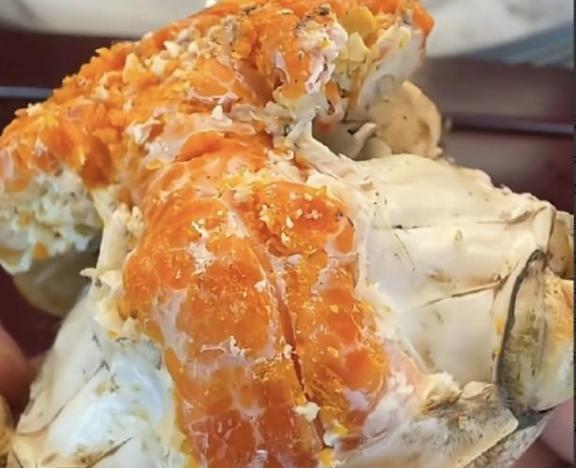 美国“恐慌”了！这次美国是真的恐慌了，美国人竟然在俄勒冈州的淡水区中发现了一只大