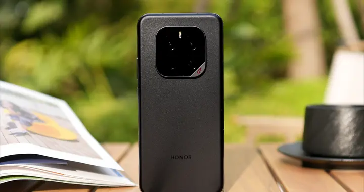 荣耀降价“太猛了”! 512GB突降至3289元, 144HZ直屏+50倍变焦