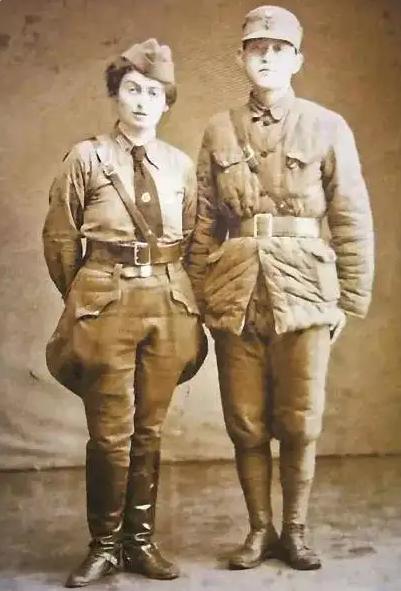 80年代，一位德国老太太在德国一家中餐馆结账时，发现服务员是武汉人，老太太特别高