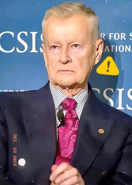 美国一个顶级的战略家，和基辛格齐名的那种，晚年反复说，我们犯了个天大的战略错误。