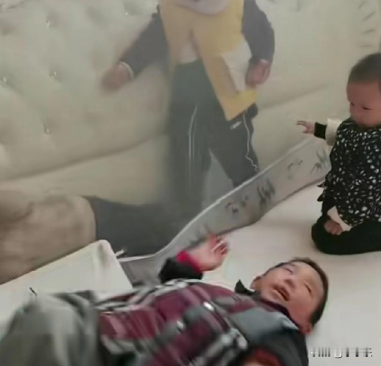 近日，山东临沂贾家庄村，一名85后宝妈晒出她的6个儿子，宝妈今年38岁，丈夫39