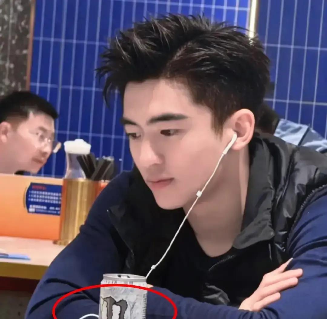 那个被全网说“长残了”的男孩，闷声干了一件大事。张柏芝大儿子Lucas，刚拿