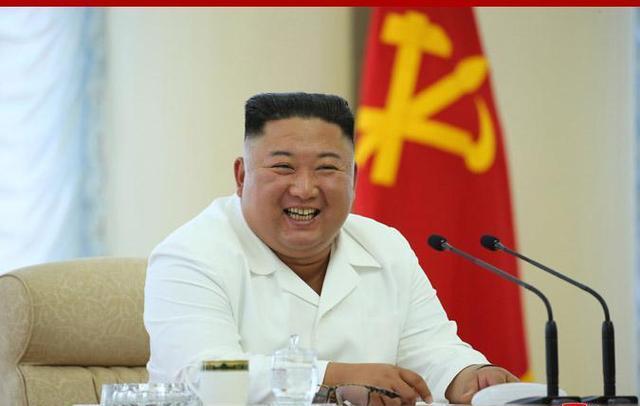 金正恩做出一个前所未有的重大宣布。新义州化妆品厂里，添加开城高丽人参的香