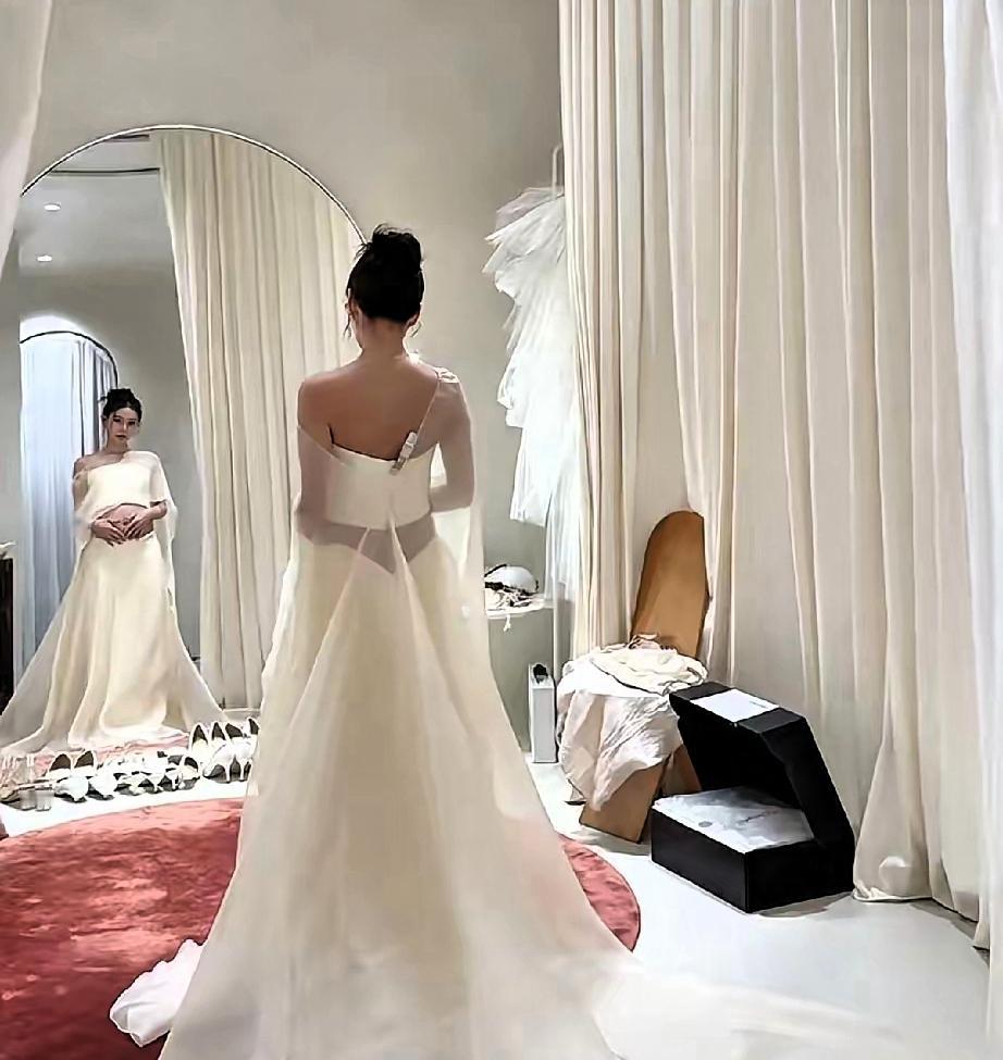 筱梅怀孕风波，孕照之后会怎样，大家都不知道筱梅之前被说假怀孕，假的肚子，网上好