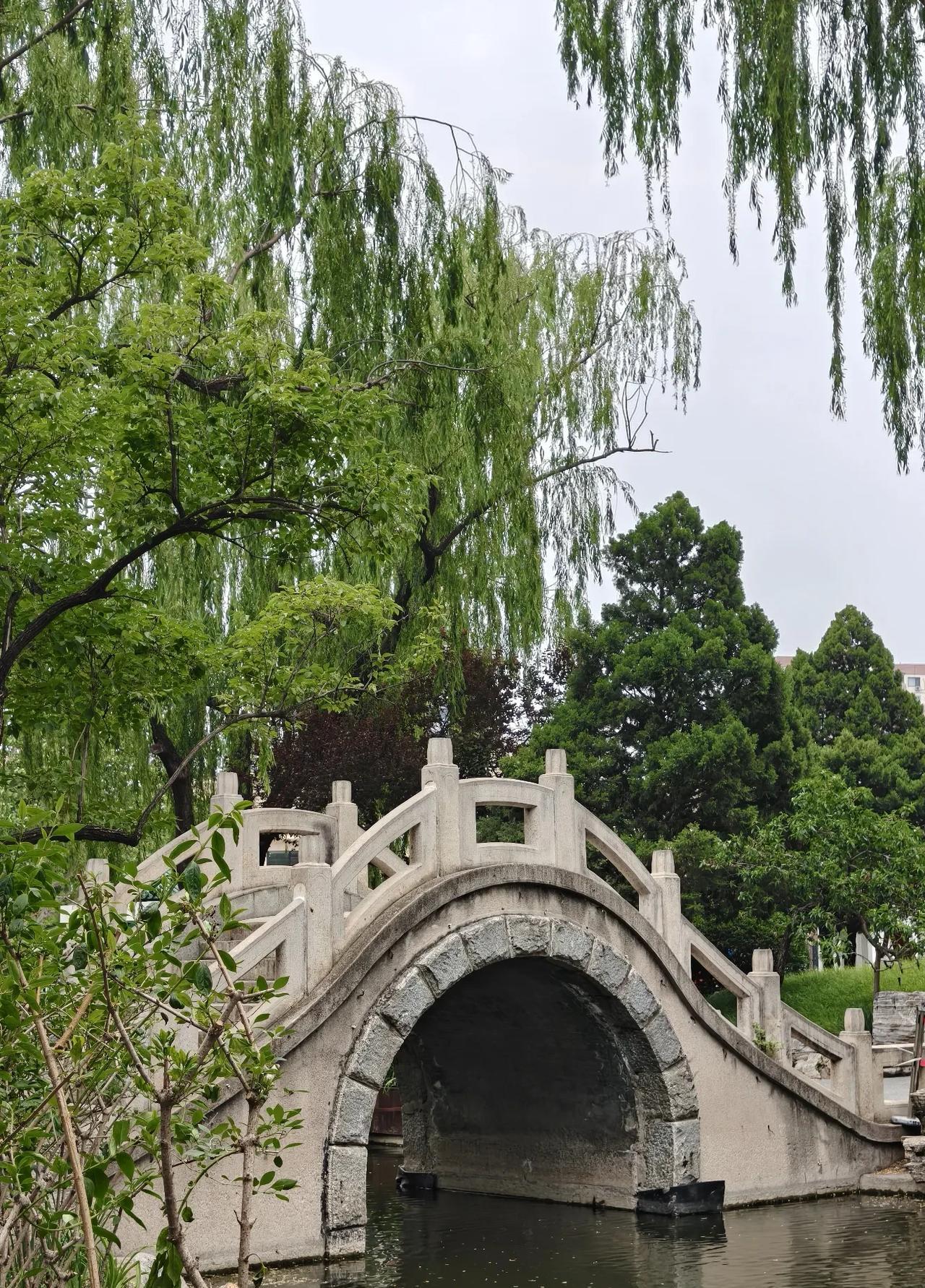 我一姐们和我说她和她老公自从生完宝宝之后就没有再到一起现在孩子14岁了