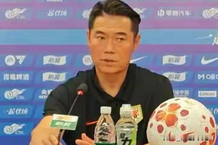 宿茂臻的基本功怎么样?宿茂臻基本功踢球时一流，管理层面只能说一般。看看宿茂臻经