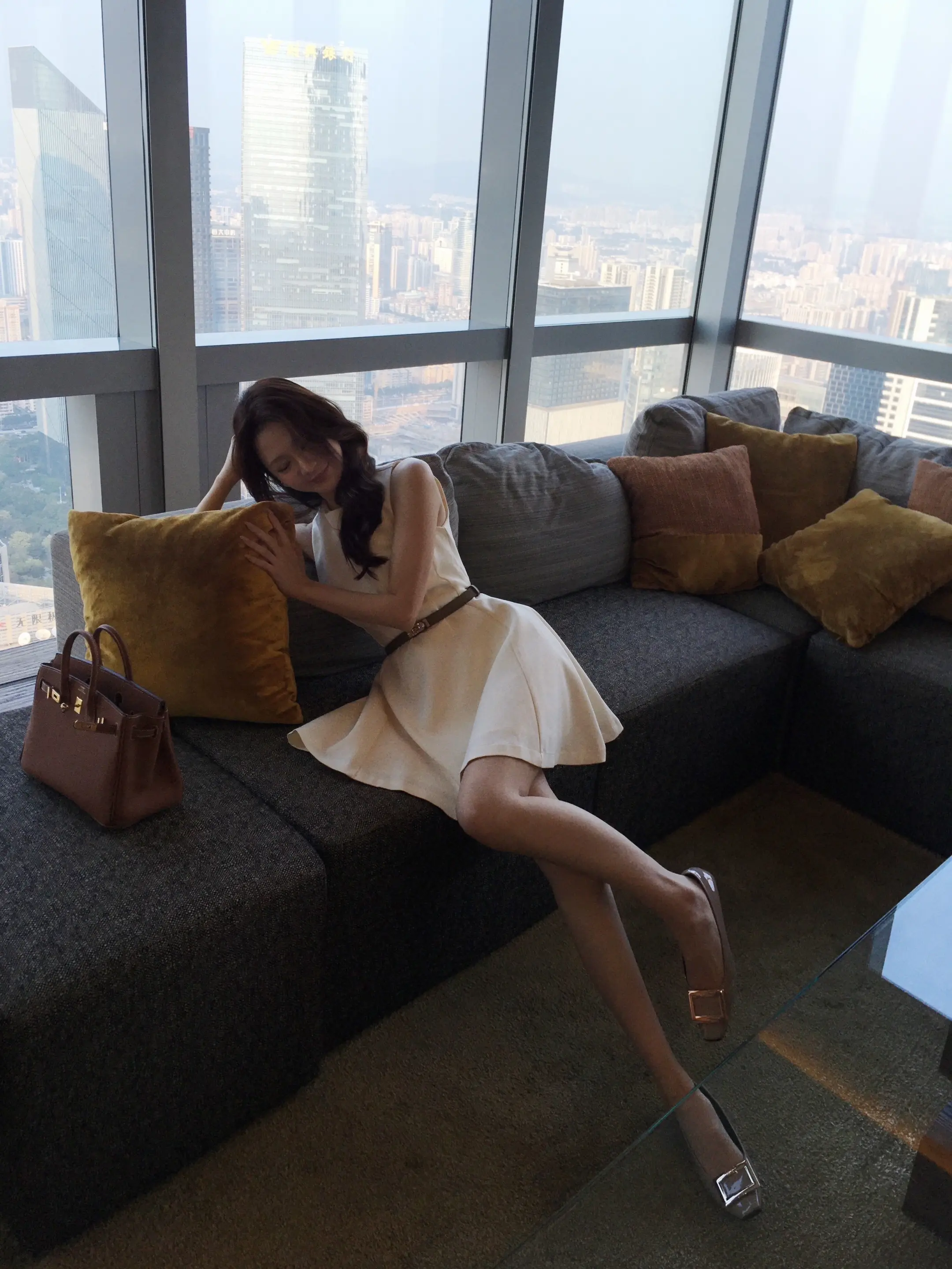 怀念的不是古早 而是肆意张扬的女人味。