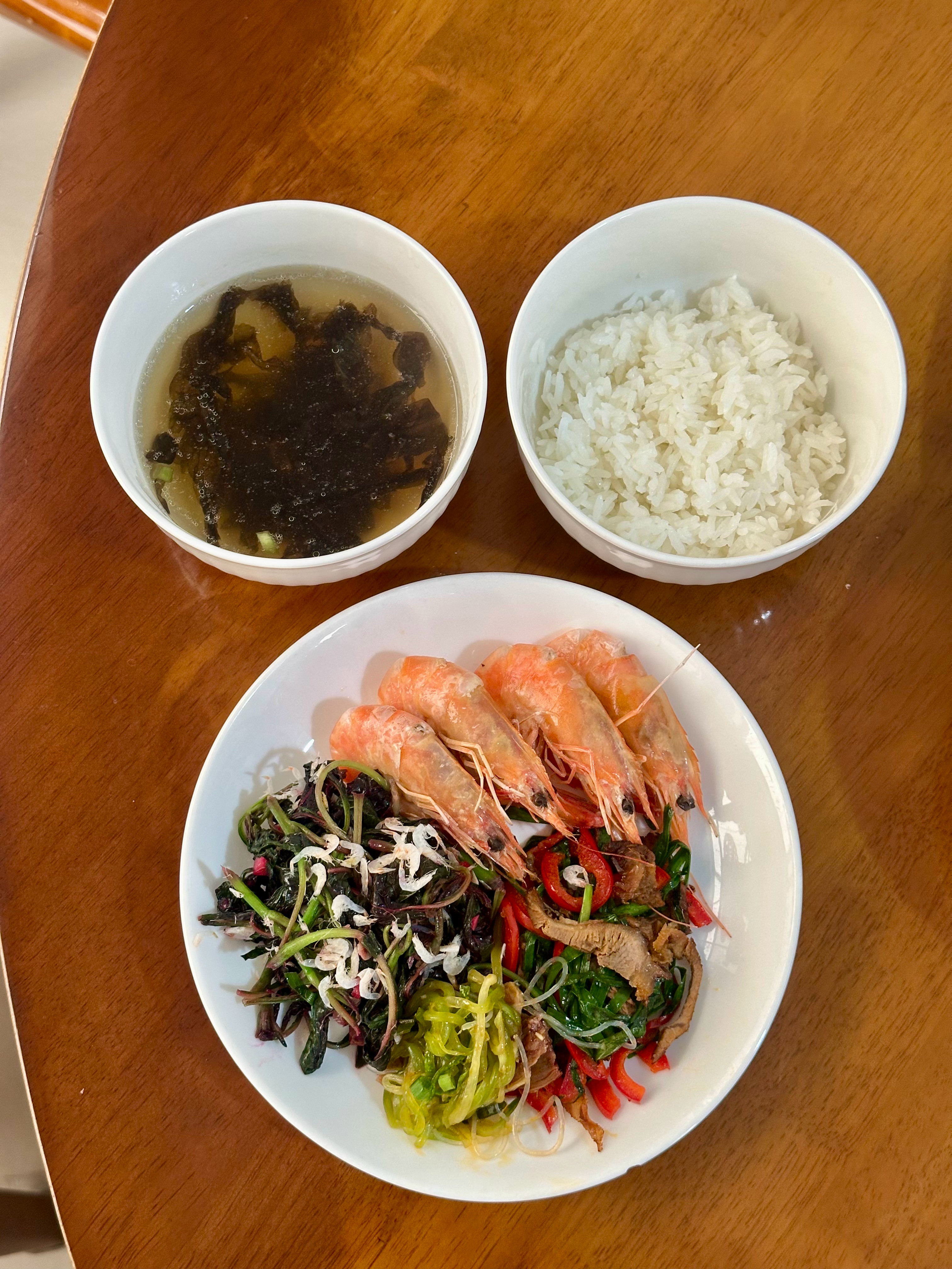 开饭了，听说韭菜炒蛋吸油很猛？成都