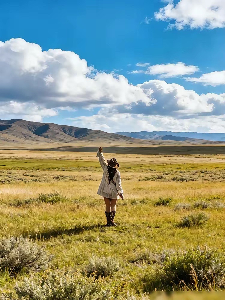 未来三五年，先稳住这三件事。1.存钱钱是底气，也是退路。不必攀比数目。存多存少