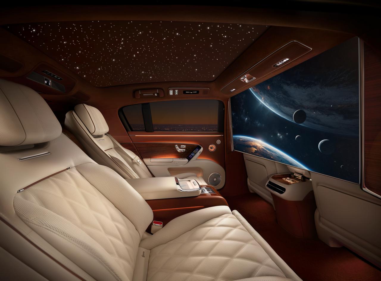 余承东秀新车，尊界S800的销量也传来好消息2026北京车展上，尊界又好好秀了