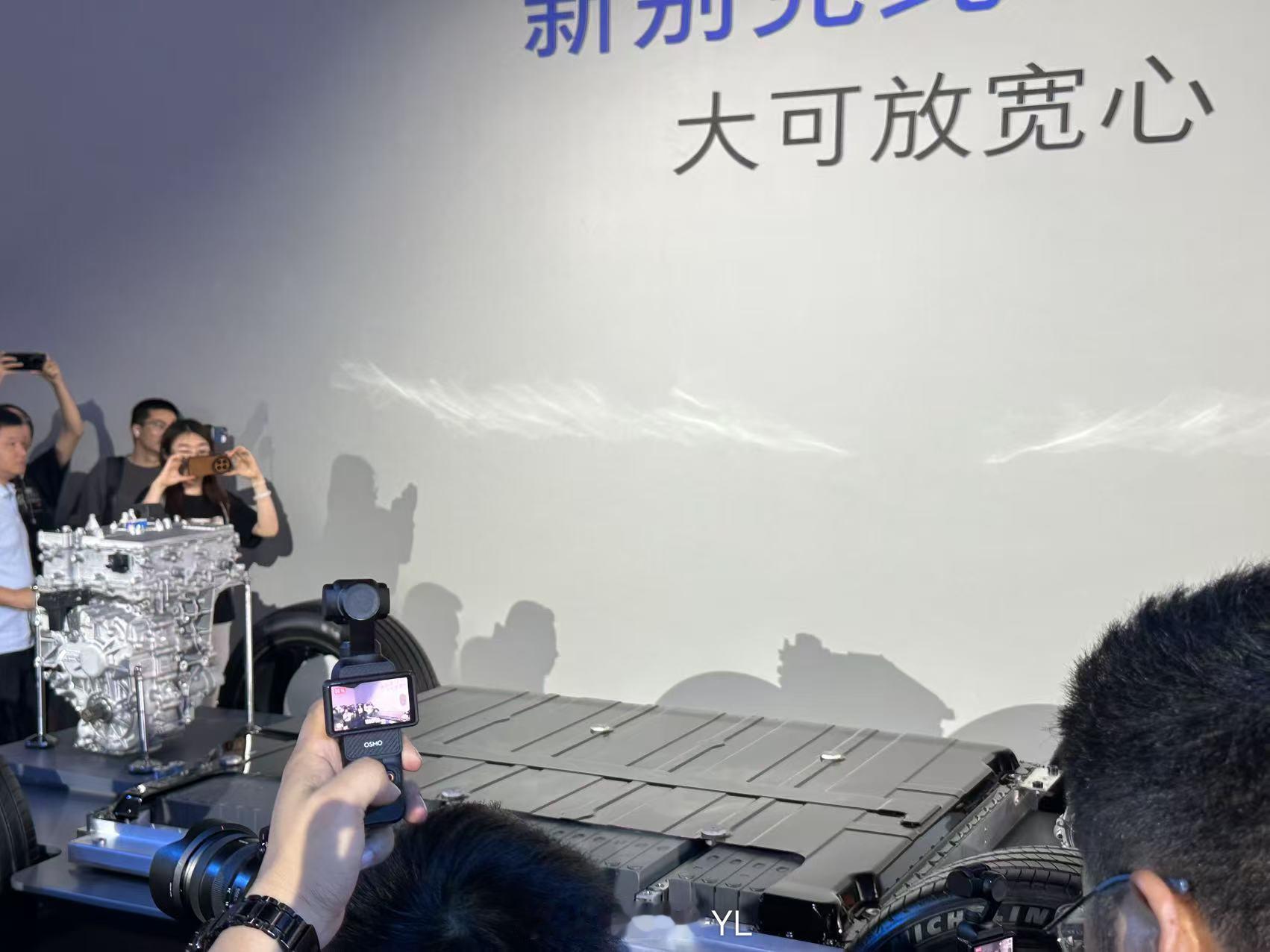 昨天下午去了别克E5新款的技术展示交流，和老朋友一起聊聊新的电池系统设计，这一代