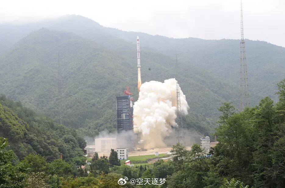 【早安丨航天历史上的今天】2018年6月27日，中国长征二号丙运载