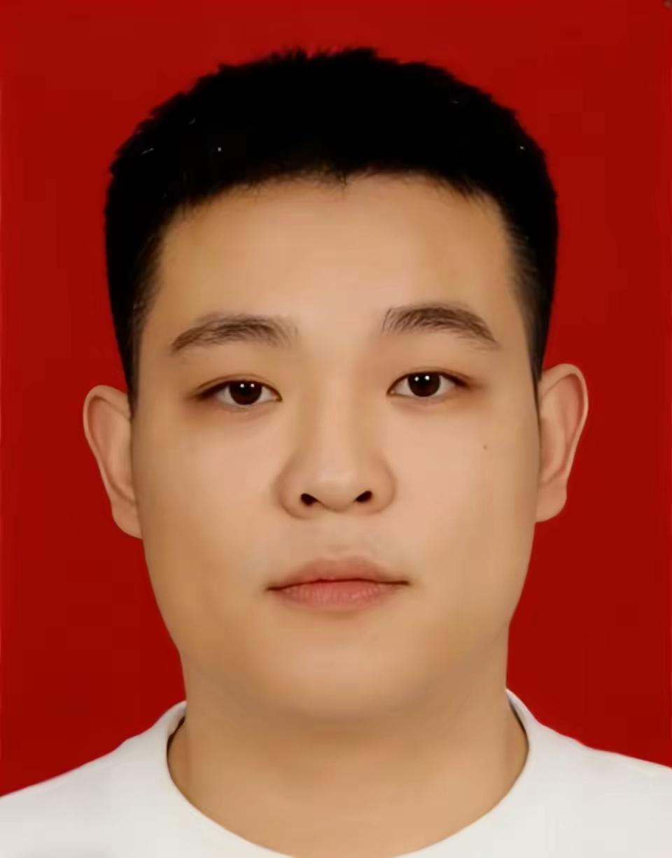 刘顺，1998年9月出生，汉族，生前系湖南省岳阳县公安局鹿角派出所驻所辅警。20