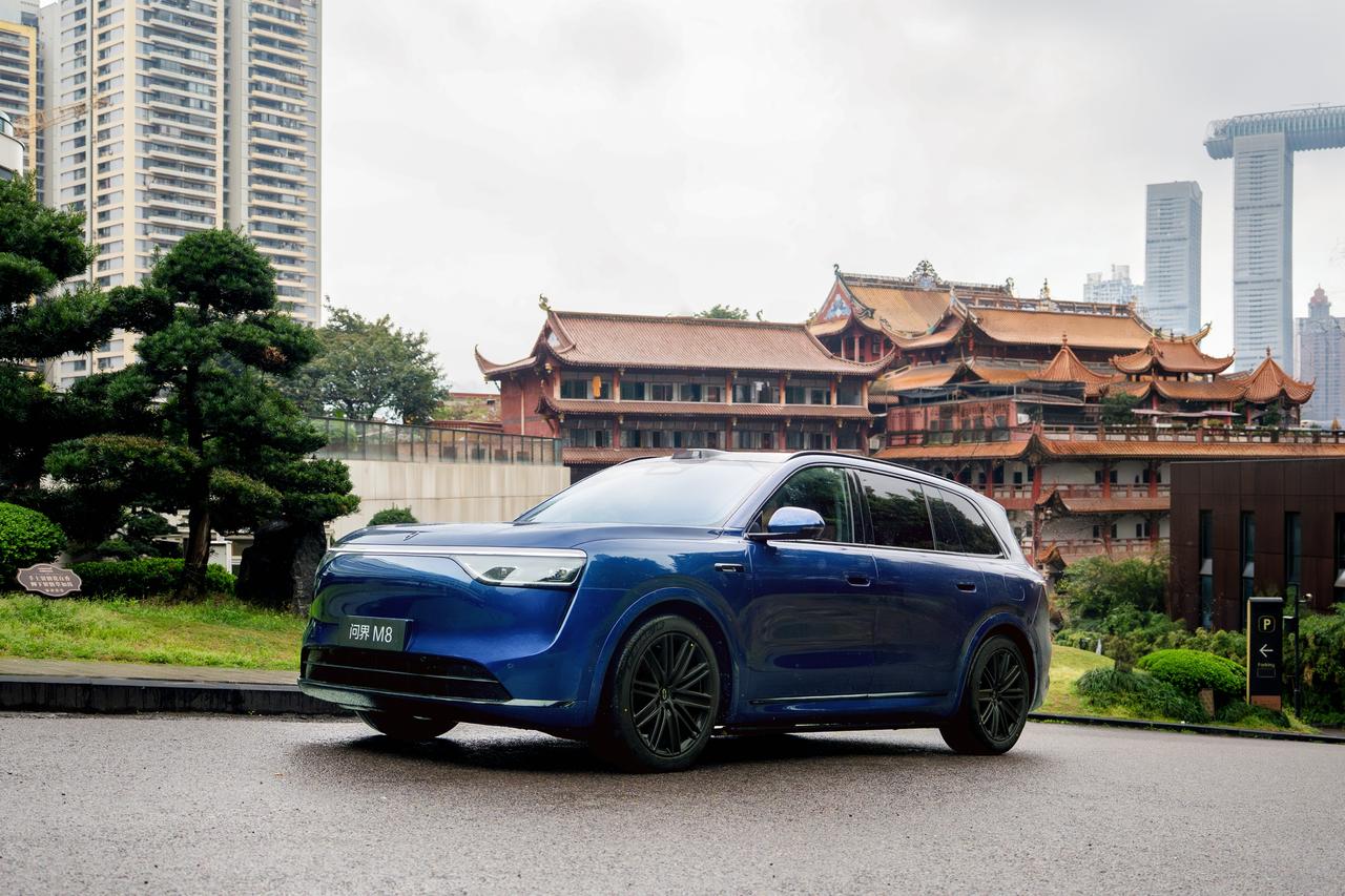 一台车的安全，不只是参数，更是经得起实测考验的能力。问界M8在120km/h高速