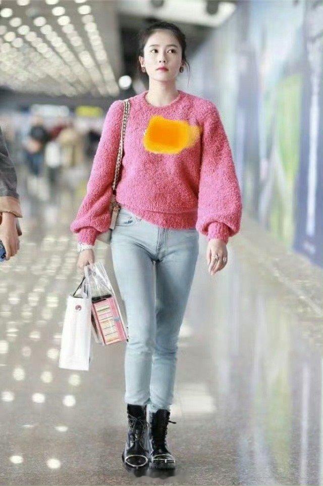 白鹿穿着牛仔裤腿好粗啊