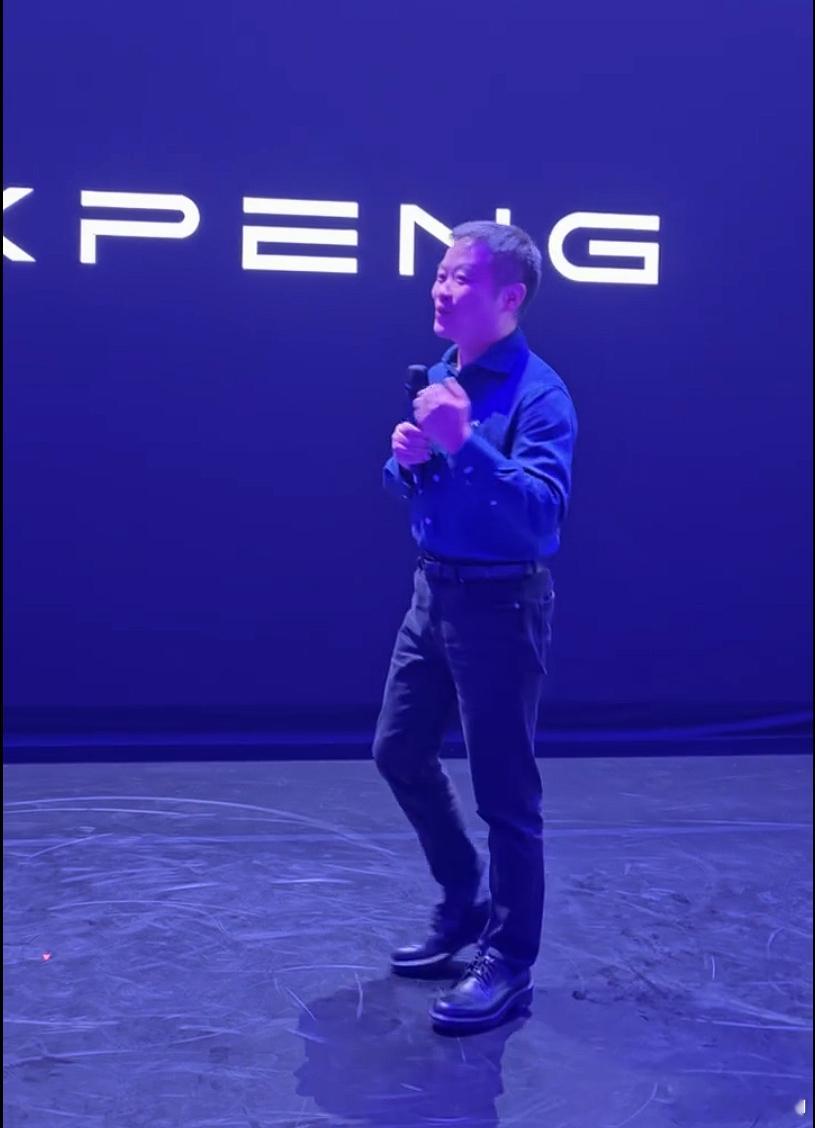 何小鹏首次全程英文演讲这次慕尼黑全球发布会看点直接拉满，何小鹏选择全程英文面向