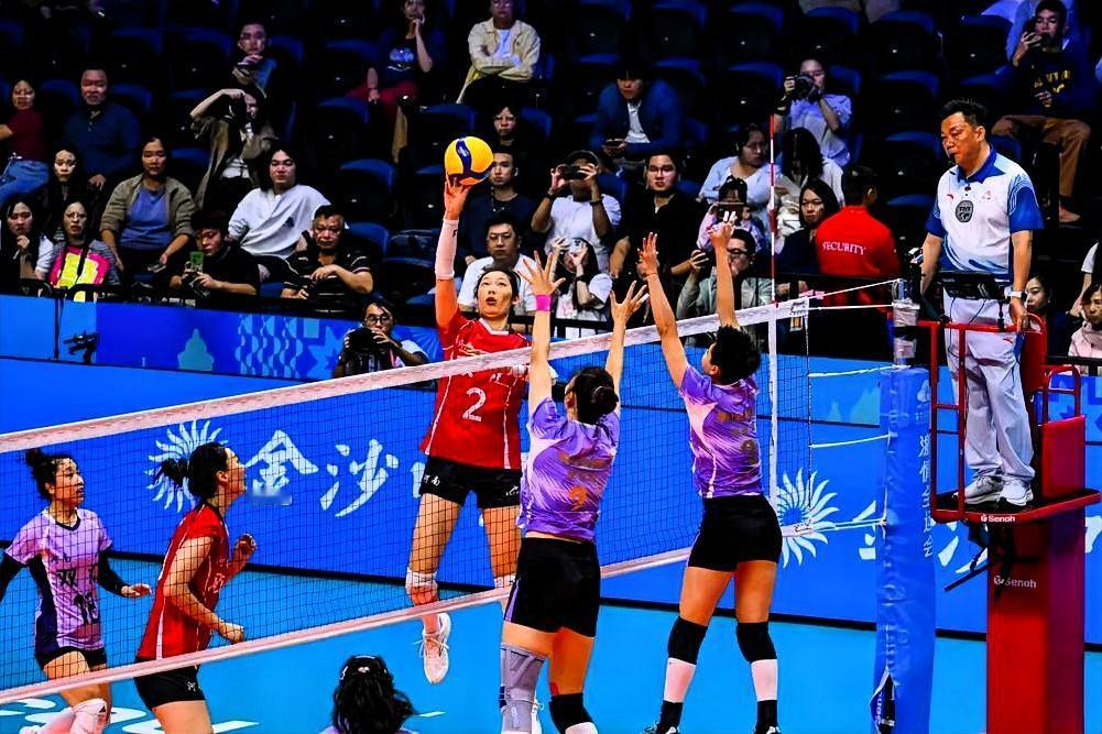 1. 进攻效率稳居顶尖：她的进攻成功率常年保持高水准，2024年国际比赛中对阵荷