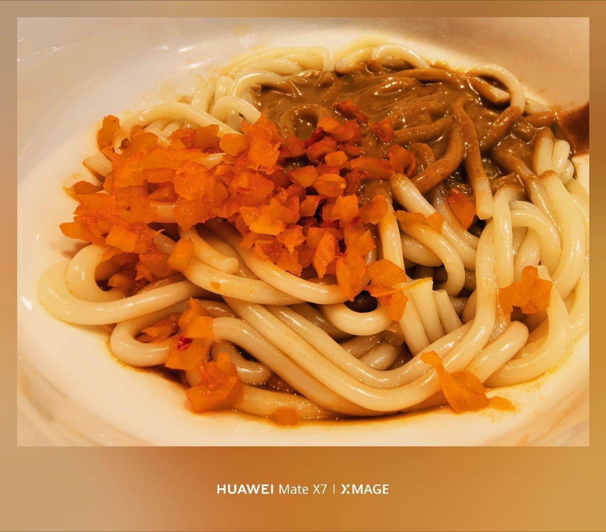 早啊朋友们！新的一周从早班机开始今天是热干粉＋咖啡☕组合