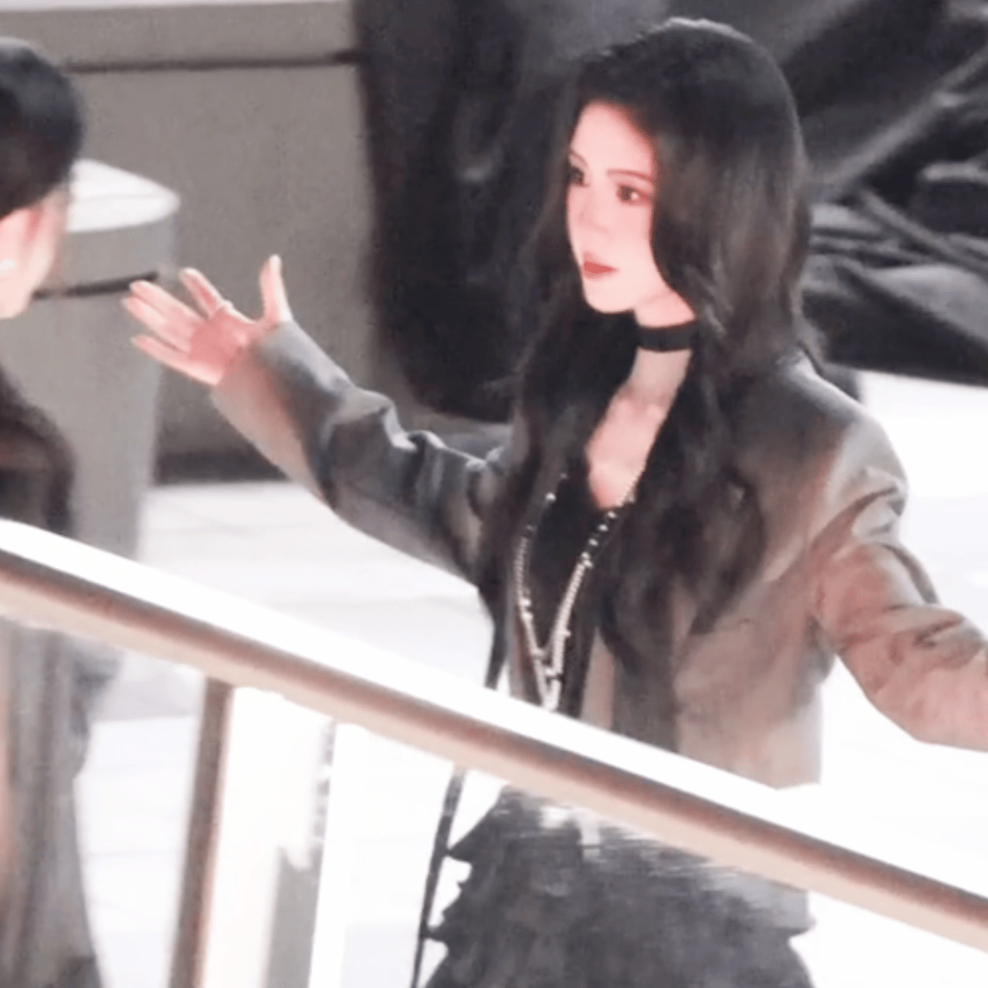 鞠婧祎苏绿夏jjy鞠婧祎推开摊手那一秒我去欧尼好帅​​​