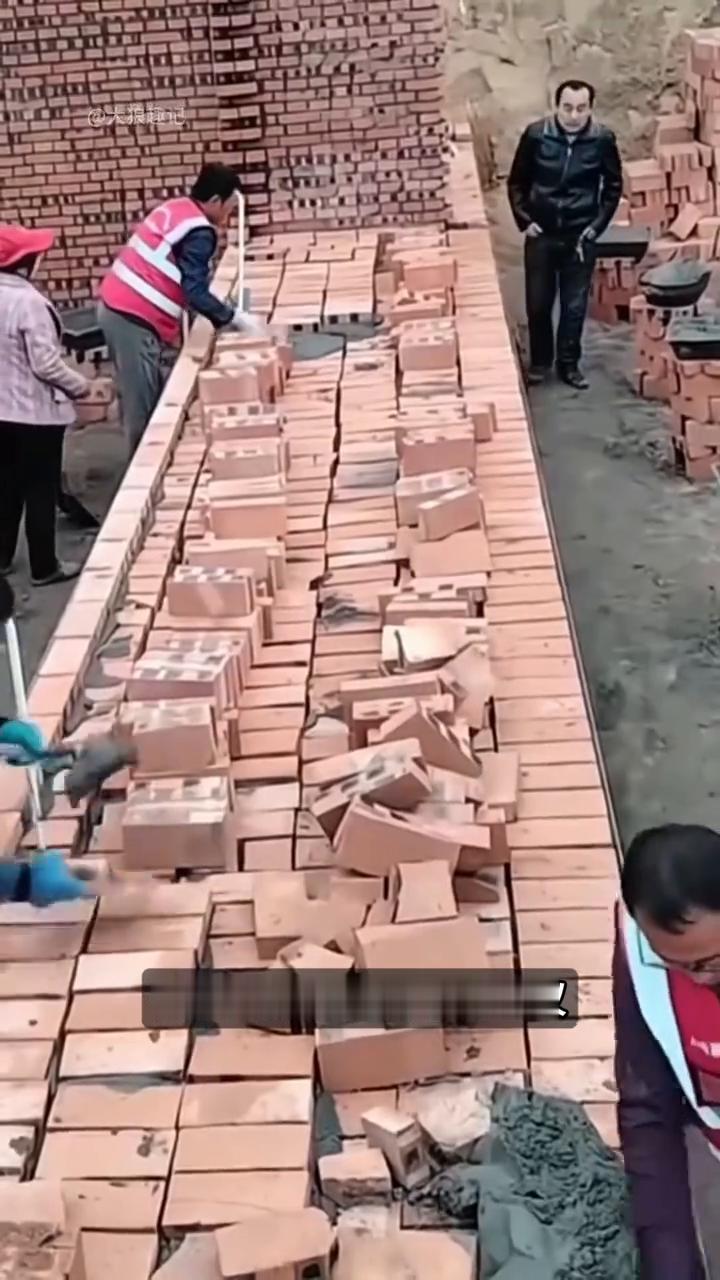 砖墙厚度门道。为什么同样砌一面砖墙，有的师傅只用32块砖，有的却要320块，差