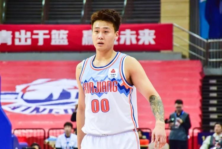赵睿交易据说是新疆广汇发起，换回范子铭容易理解，CBA特例会成为北汽麻烦所谓赵