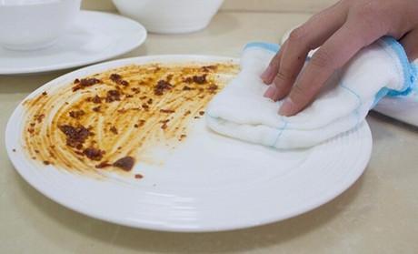 用“洗碗布”洗碗, 您可小心点, 这种洗碗布会致病