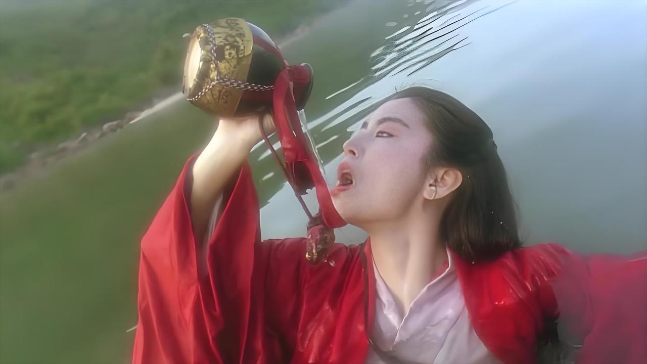 世人笑我太疯癫！我已经重仓白酒了，慢慢建仓的，但是其他人都笑话我，白酒不仅没涨，