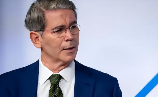 美国这回真拿杀手锏！直接发动了史无前例的“全面围堵中国”大戏！不仅把稀土出口这根