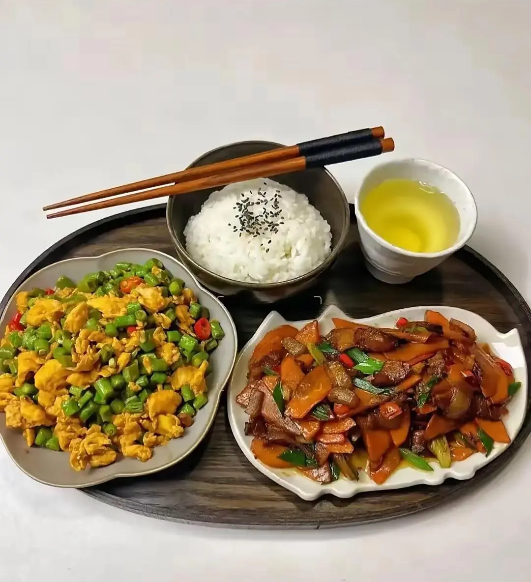一个人的生活，两个小菜自己做的