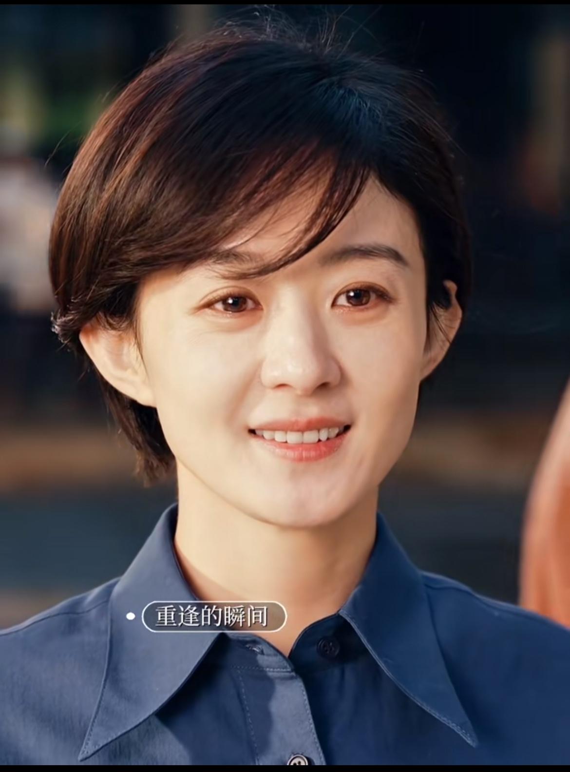 刚刚看完由赵丽颖、黄晓明主演的年代剧《小城大事》第十九、二十集，十二级的台风来了