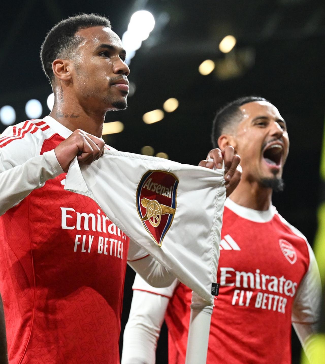 撼山易撼阿森纳防线难啊[墨镜]阿森纳的防守不是靠摆大巴而是体系化防守的结