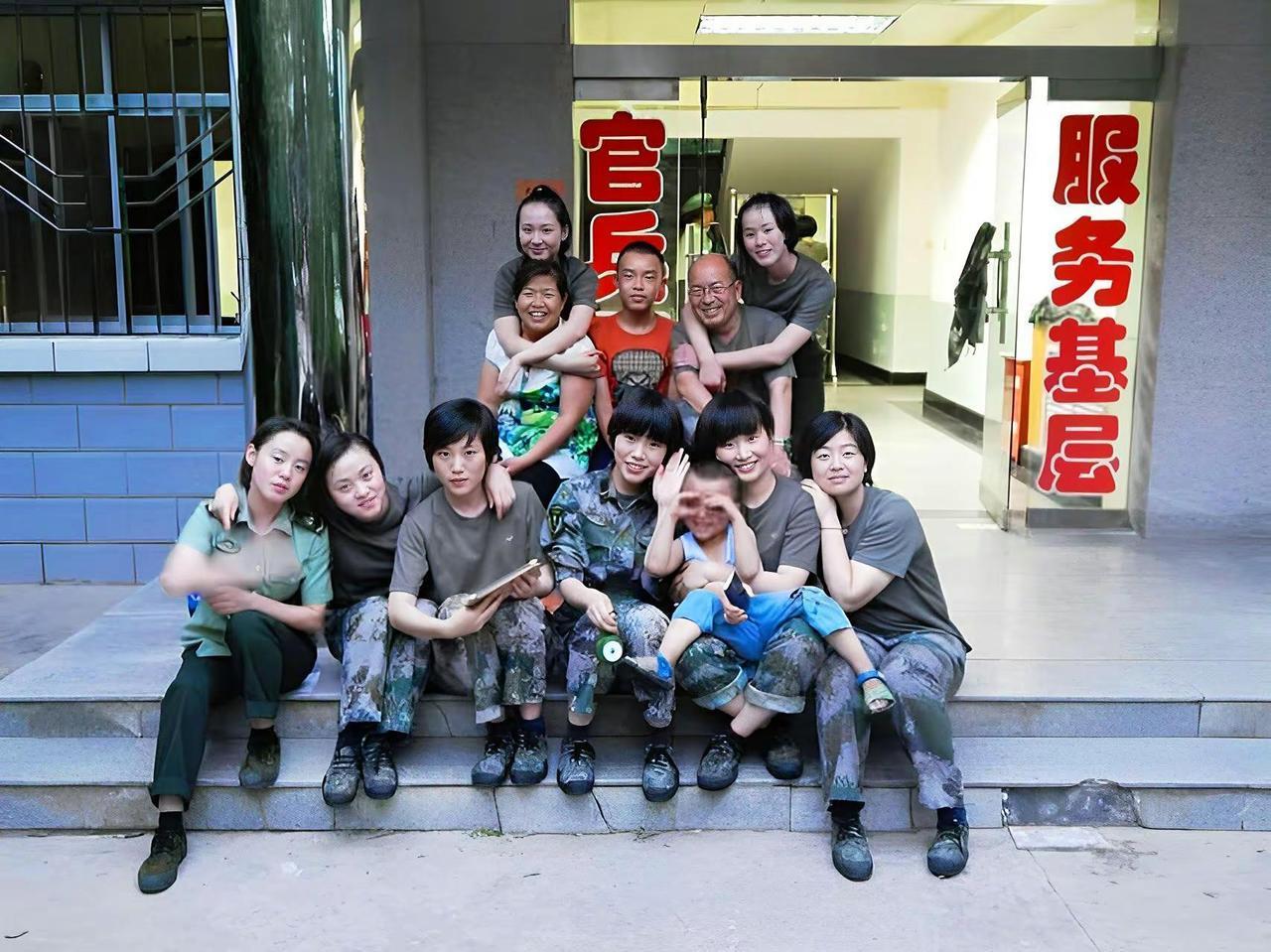 致敬军旅橄榄绿青春有很多样子