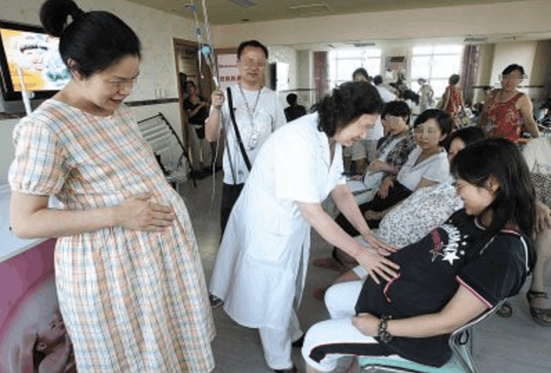 孕妈顺产生下男婴, 伤口却突然崩裂了? 医生训斥家属: 你儿子真是禽兽!